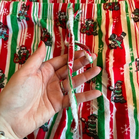 Buc-ee’s men’s Festive Striped Pajama Pants, size XL, GUC, Christmas, flannel - Picture 7 of 9